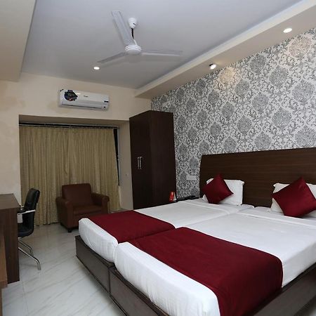 Hotel Railview 布巴内什瓦尔 外观 照片