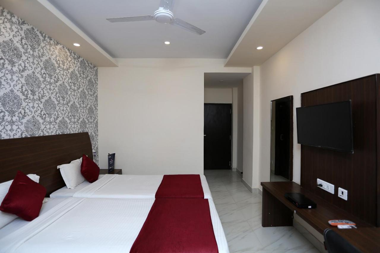 Hotel Railview 布巴内什瓦尔 外观 照片