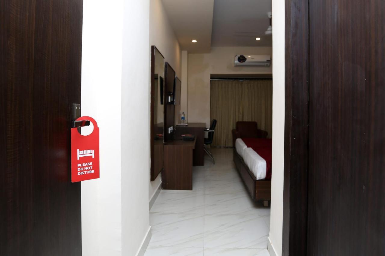 Hotel Railview 布巴内什瓦尔 外观 照片