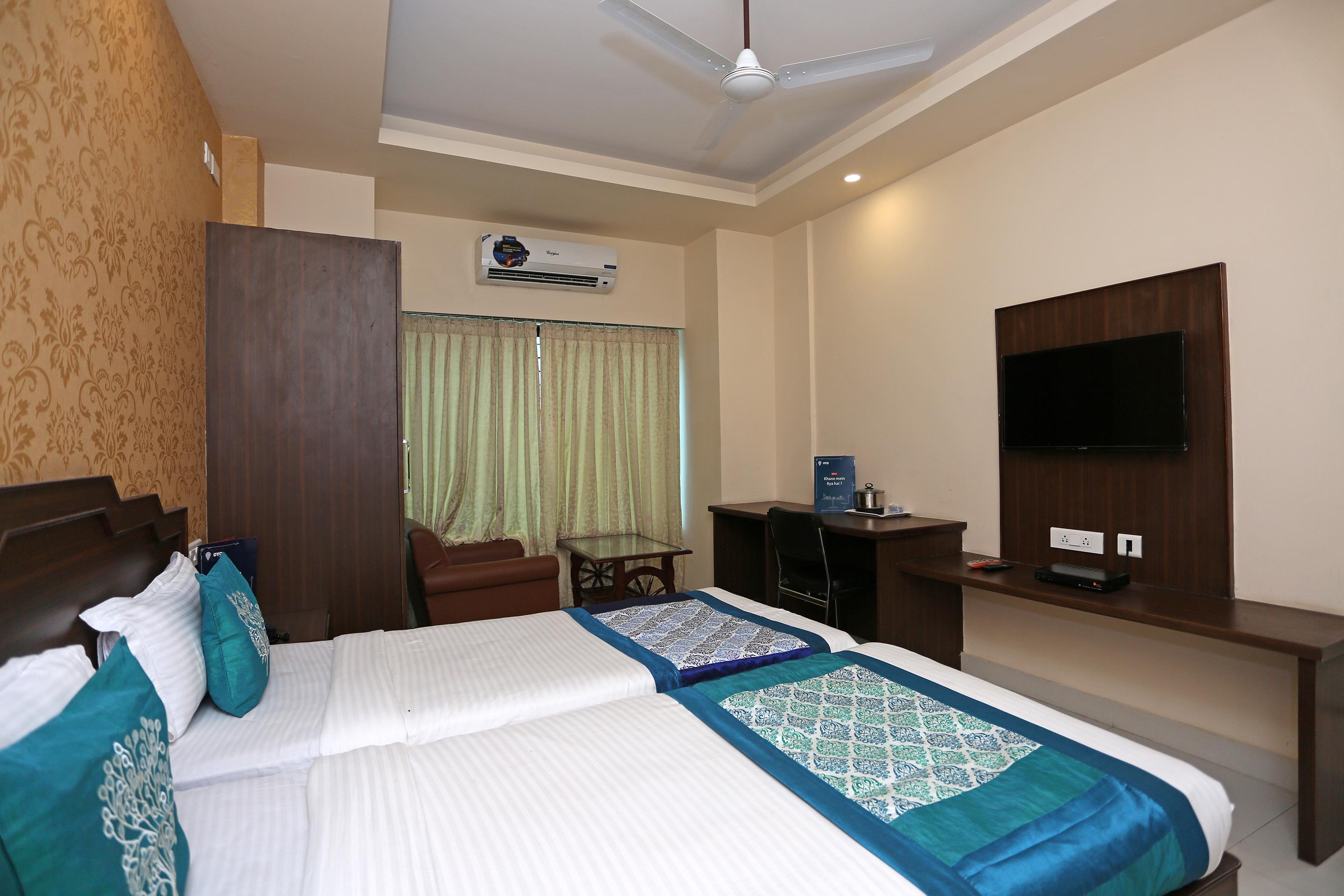 Hotel Railview 布巴内什瓦尔 外观 照片