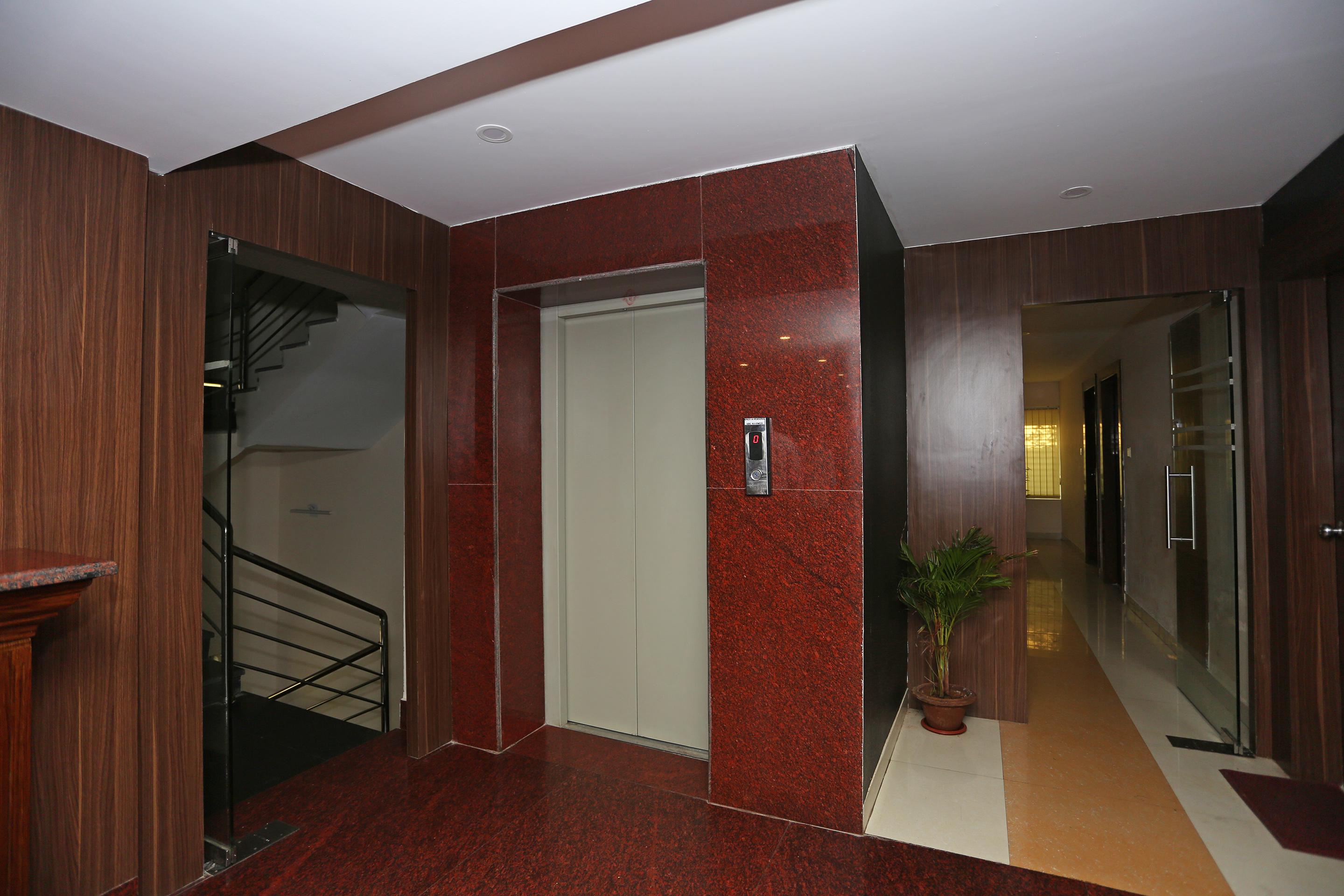 Hotel Railview 布巴内什瓦尔 外观 照片